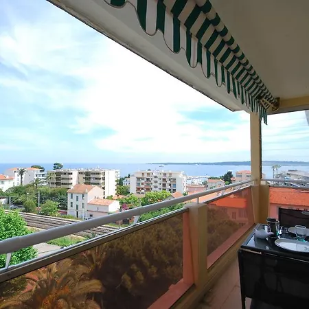 2 Chambres Parc Alexandra Apartment Cannes